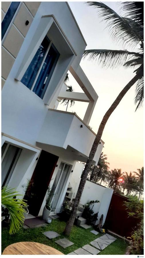 Ayona Beach Villa Katuneriya ภายนอก รูปภาพ