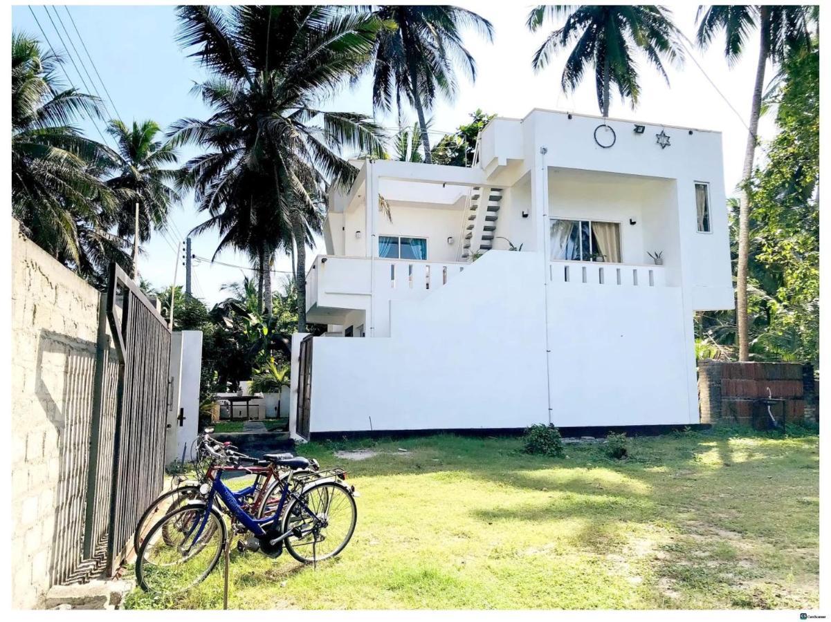 Ayona Beach Villa Katuneriya ภายนอก รูปภาพ