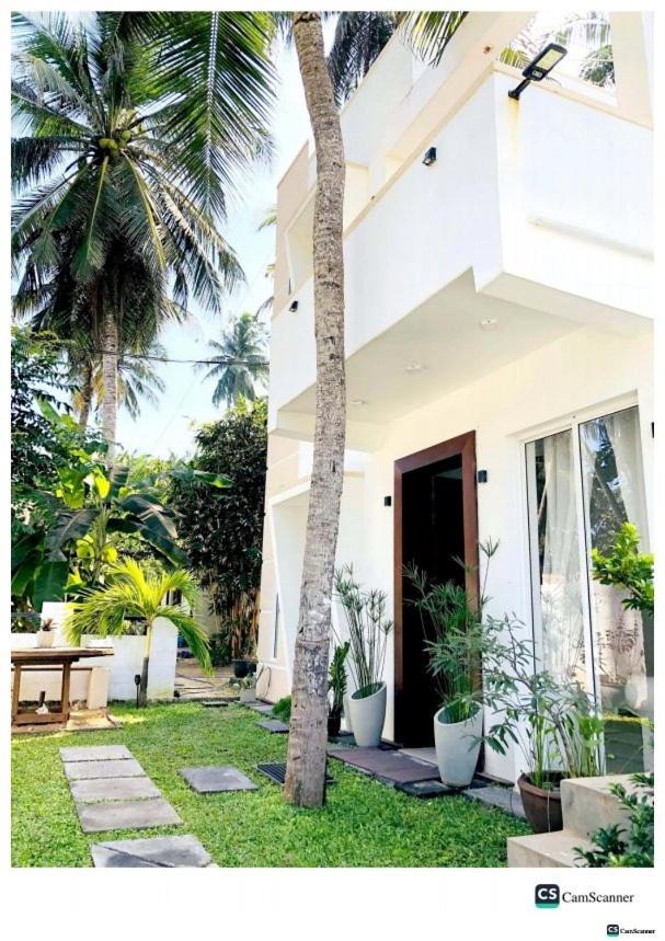 Ayona Beach Villa Katuneriya ภายนอก รูปภาพ